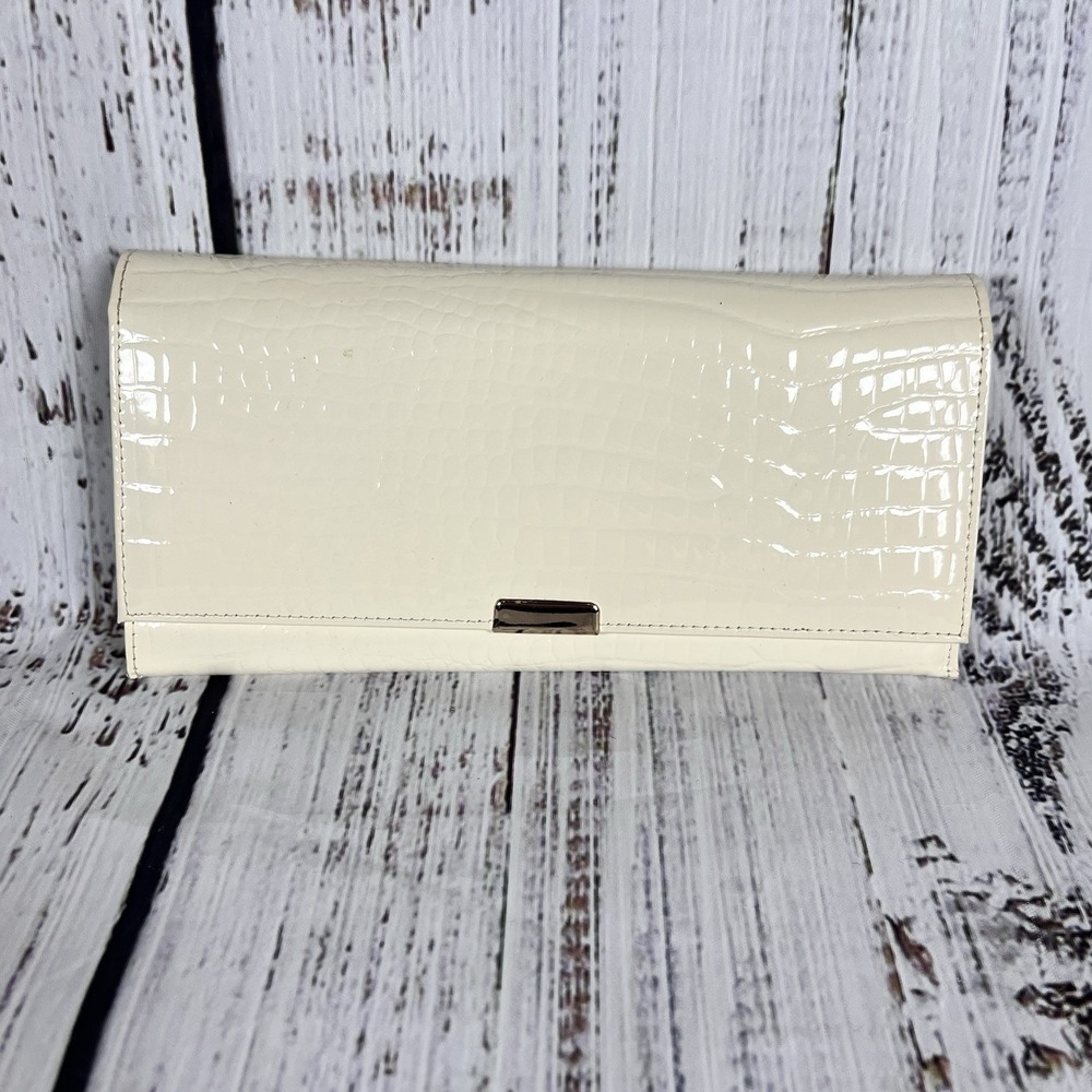 Vintage 1970s KORET White Croc-Embossed Patent Leather Foldover Clutch Wallet